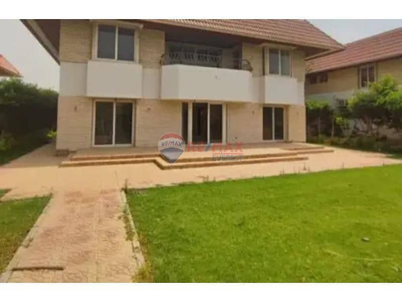 5 8336408-ac8b2o. jpg