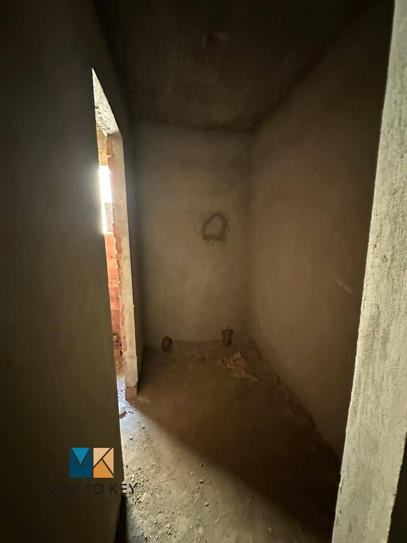 11 81d79ae4-27e3-4086-b14a-435006f8d013. jpg