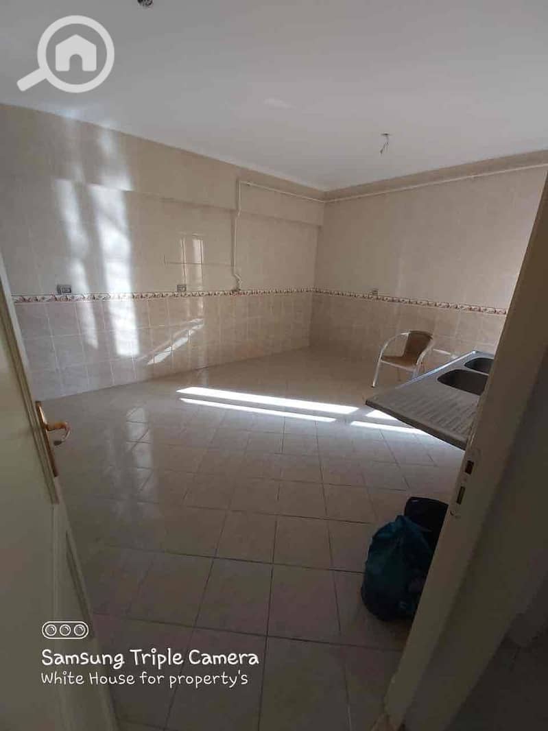 4 727a095e-c2f2-4ea4-8242-41fe7eb113f2. jpg