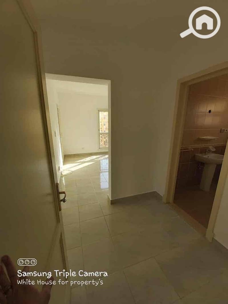 8 b6c1dc8b-f972-4cad-aea3-6d42bf112c08. jpg