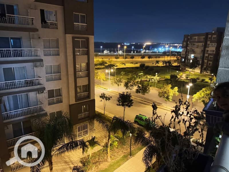 2 7b39d2f4-2021-487c-b14b-ba8293596d49. jpg