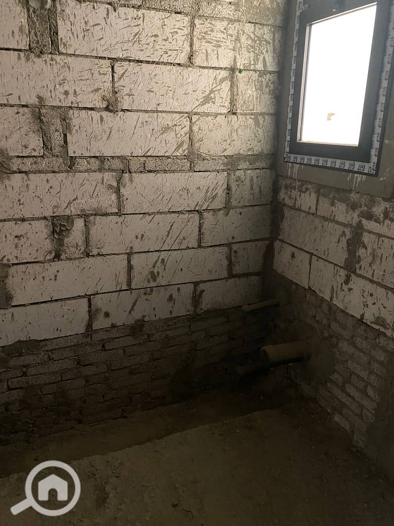 2 72c5d14a-d21b-42ba-834f-77e9d483a0a8. jpg