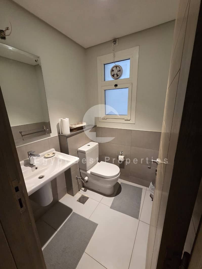 8 889e2f6d-46d8-46d1-8e48-4b9cc2fe390b. jpeg