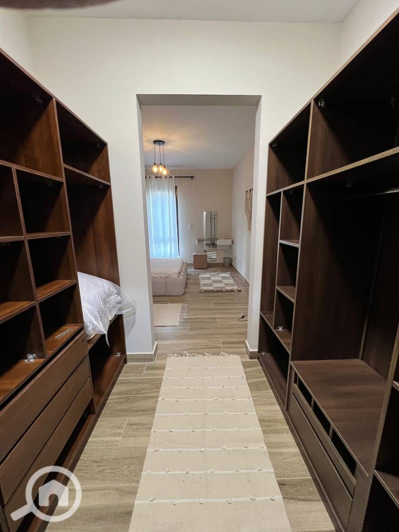 10 1b4a3656-e3ab-4b3e-87ad-f13c2423466d. jpg