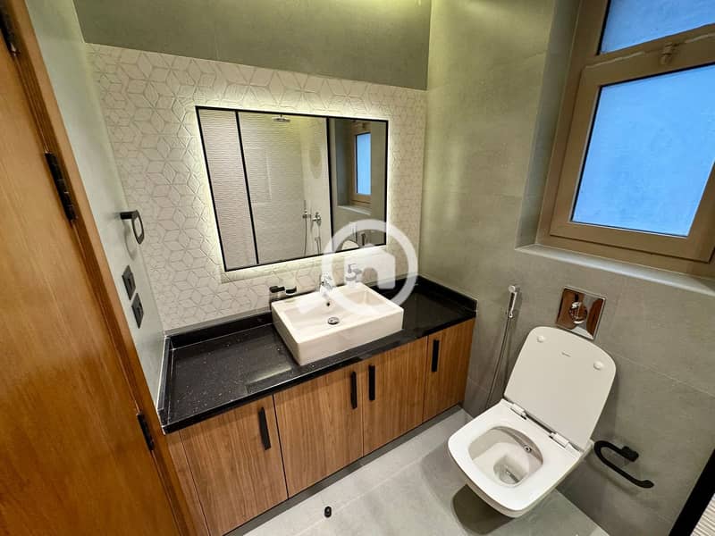 8 WhatsApp Image 2025-10-29 at 2.49. 17 PM (1). jpeg