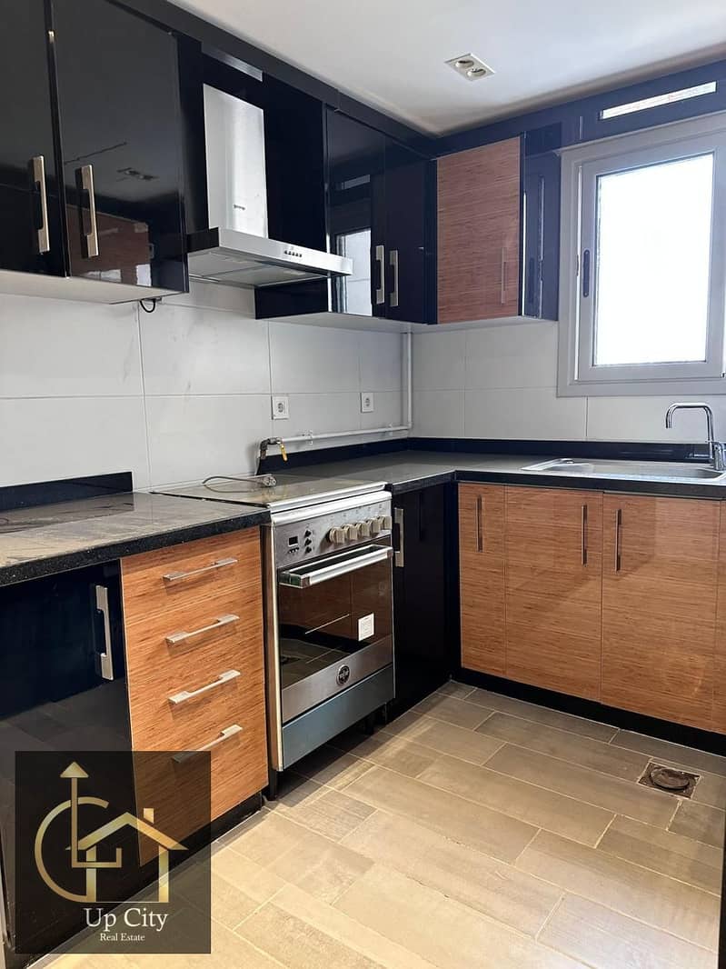 5 32f90b2a-c028-423e-a05d-cbebd495d301. jpg