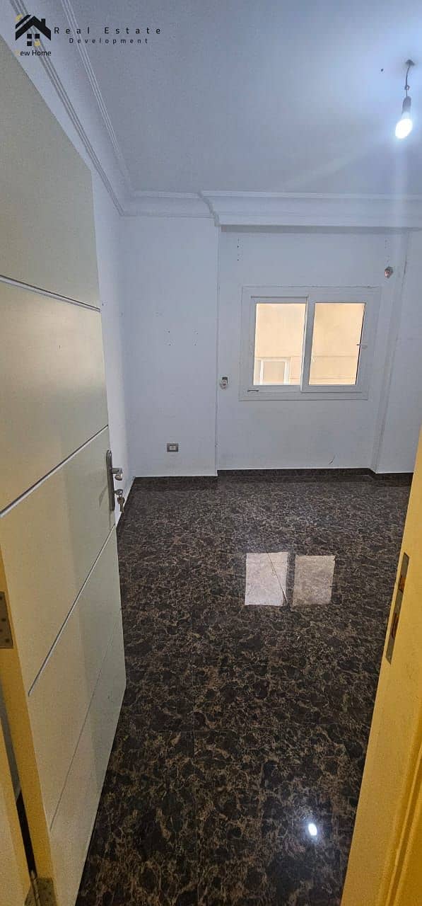 4 WhatsApp Image 2025-10-02 at 12.42. 50_ece3b20e. jpg