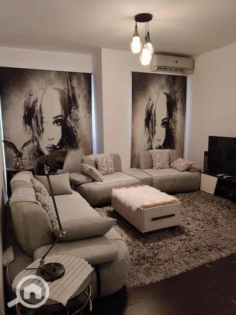 4 f02b177a-8301-4c04-bd27-bb2778e63943. jpg