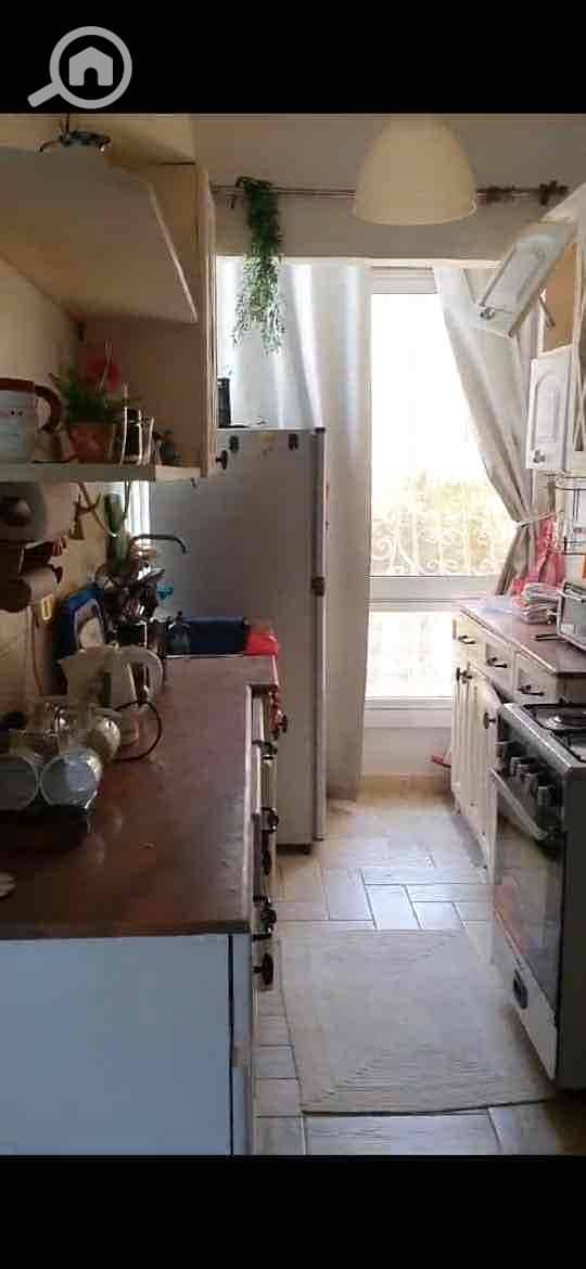 6 e8d905a4-53f8-4c0f-b202-92b6f776bf81. jpg