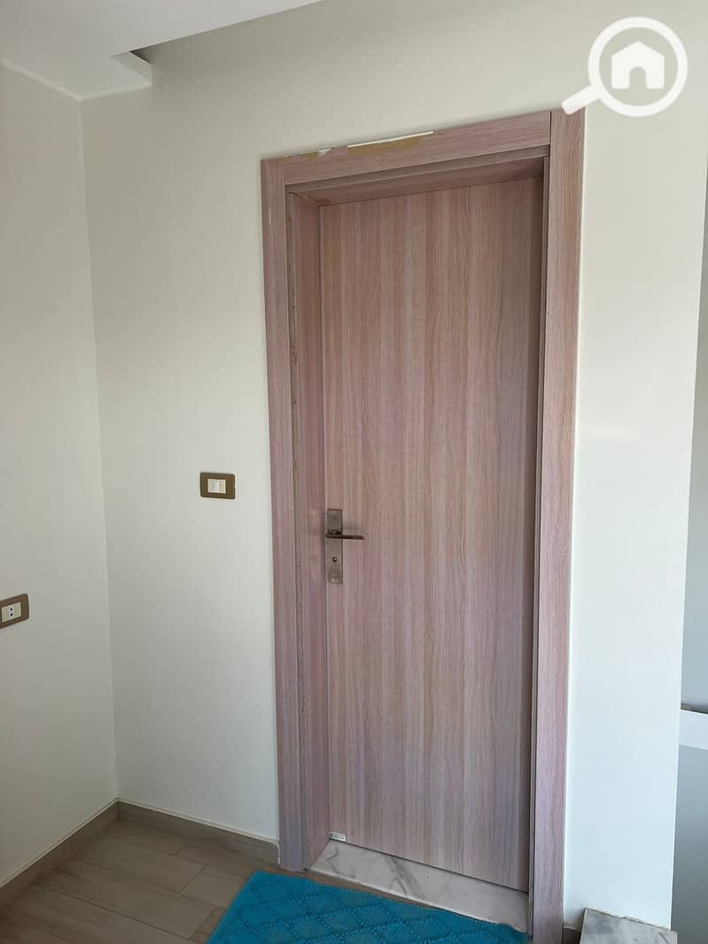 12 9af7b320-3ee5-4073-92fb-4a90e8c2e315. jpg