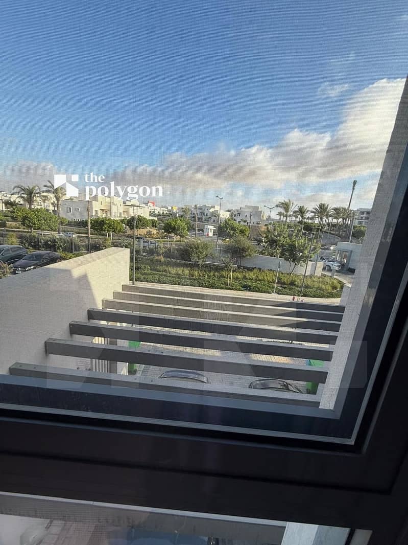 2 377e35be-8302-49c1-920e-a4c642e03065. jpg