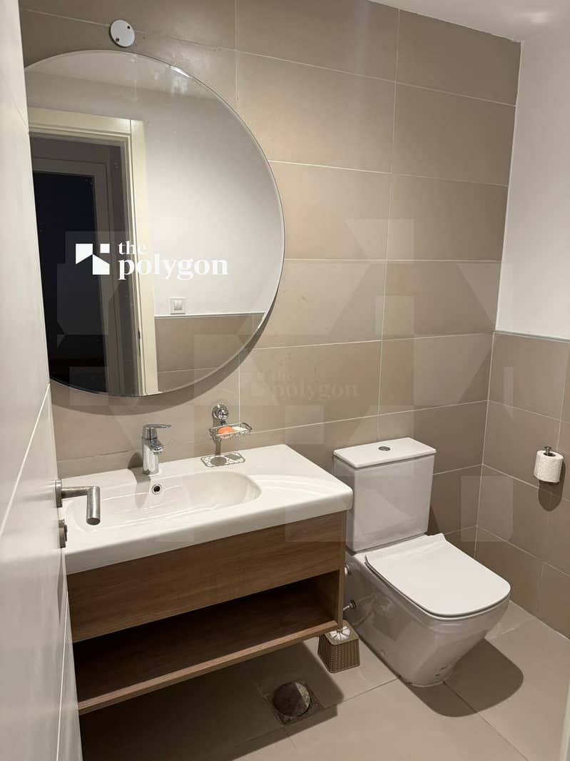 5 3d628100-9eb2-48dd-b107-da2feb667e57. jpg