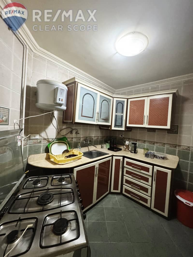 4 6b525907-bae4-45fd-ba4e-3b26ace632dd. jpeg