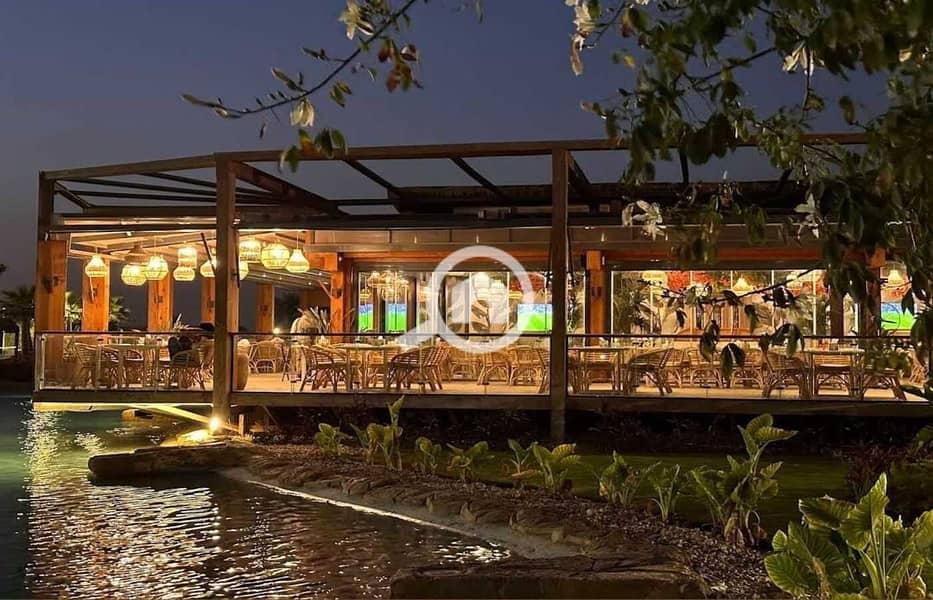 13 f7842544-ae91-406e-a113-f12f6cda74a5. jpg