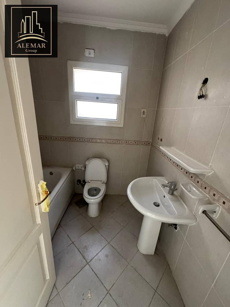 8 5dfb7a23-55fa-46b8-a3c7-5828aa7a474e. jpg