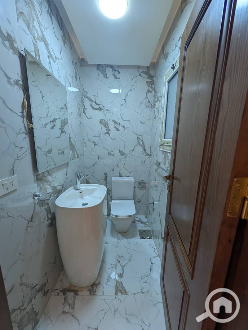 8 IMG-20250924-WA0672. jpg