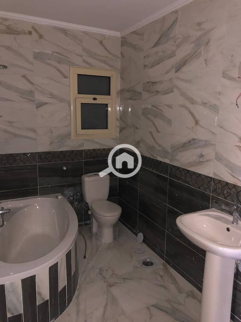 9 0bb736f6-f6f6-48ac-9ca5-eb6fbe58c725. jpeg