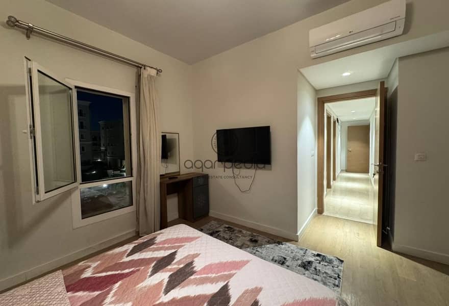 8 b35a4a24-0a38-4a72-830a-ade285b30299. jpg