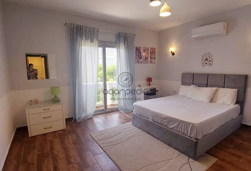 10 e326864d-0ac5-40f4-8d79-4988748e5130. jpg