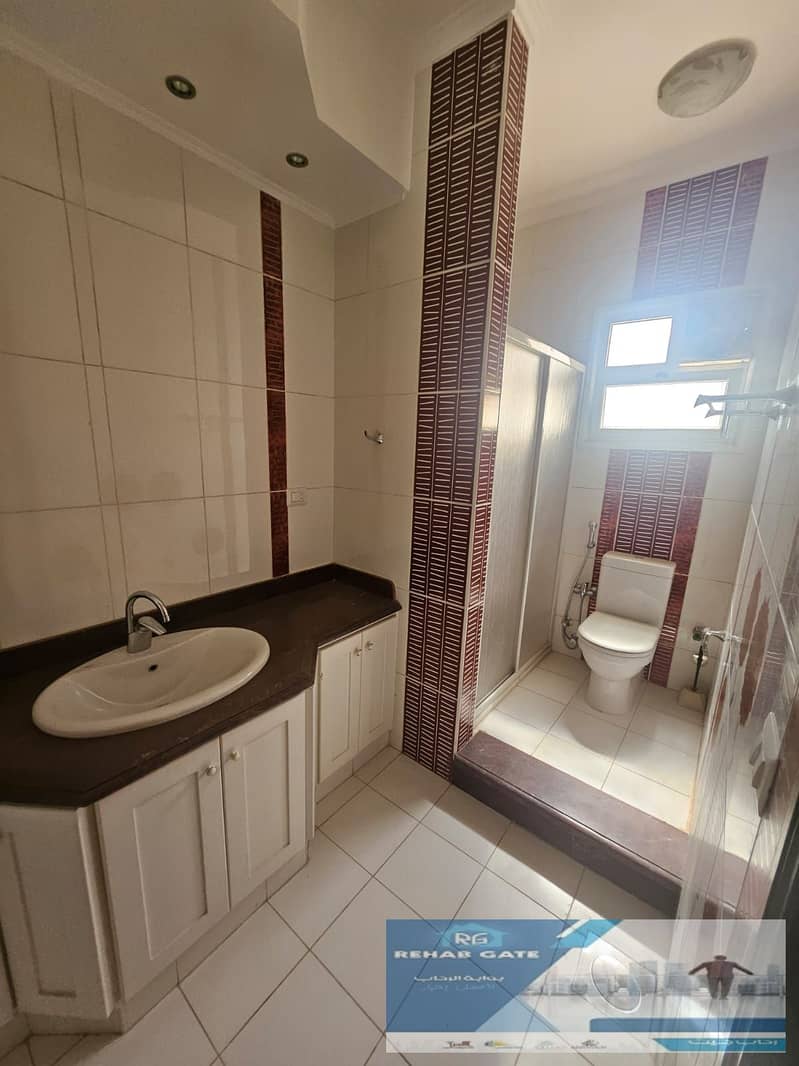 18 c62052c2-645b-4e8d-8002-cdc1fa7952f3. jpg