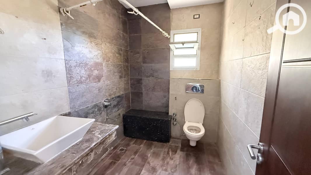 3 2bbe1c18-4eef-4bba-92af-cd853d351bd6. jpg