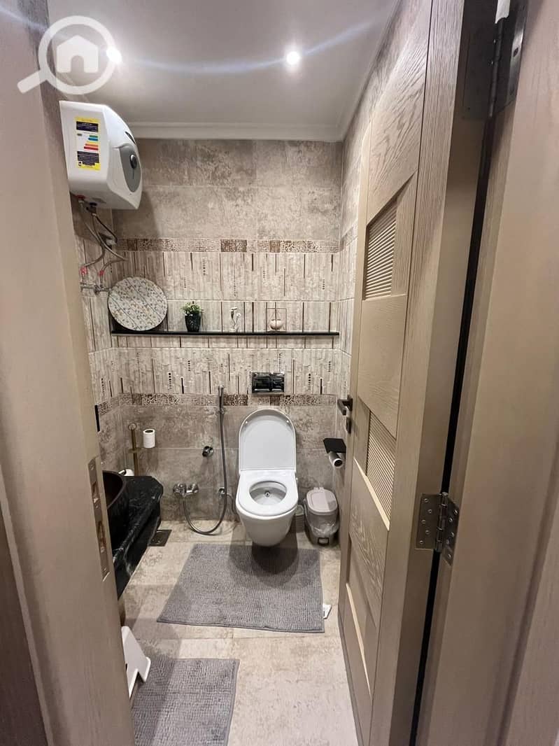 13 b7fa8978-1107-46dc-a3fd-a0f61a5b9a78. jpg