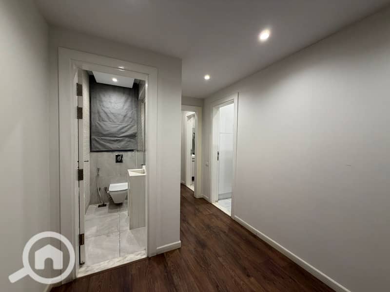 32 WhatsApp Image 2025-11-27 at 12.30. 48 PM. jpeg