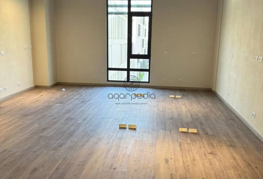 10 ac6d201e-b17b-487a-b8f3-28db9d415726. jpg