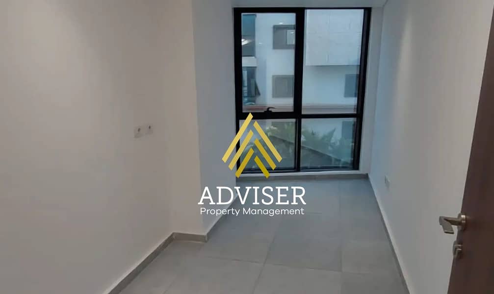 5 8132424-d4256o. jpg