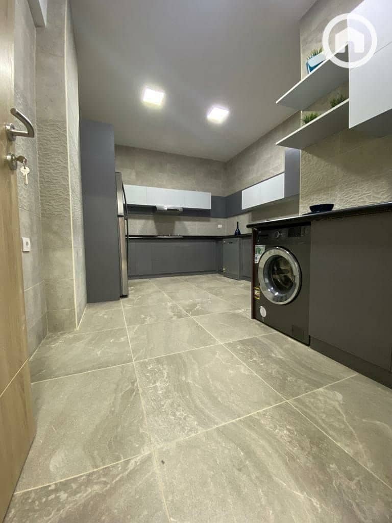 6 fifth square                                                                                     . jpg