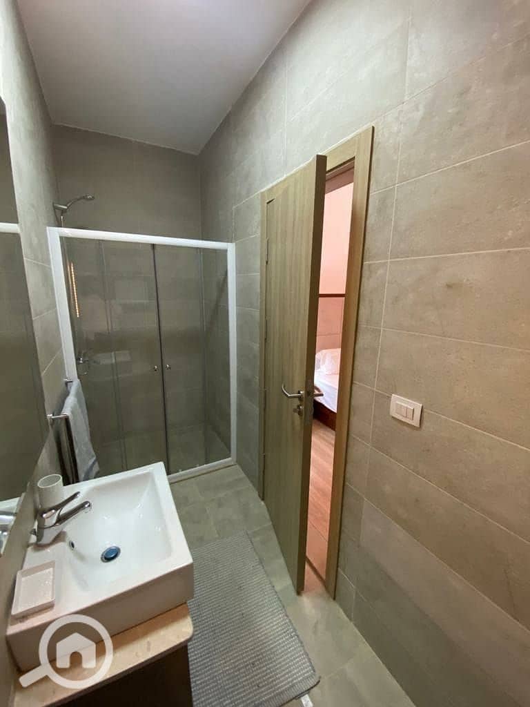 8 fifth square                                                                           . jpg