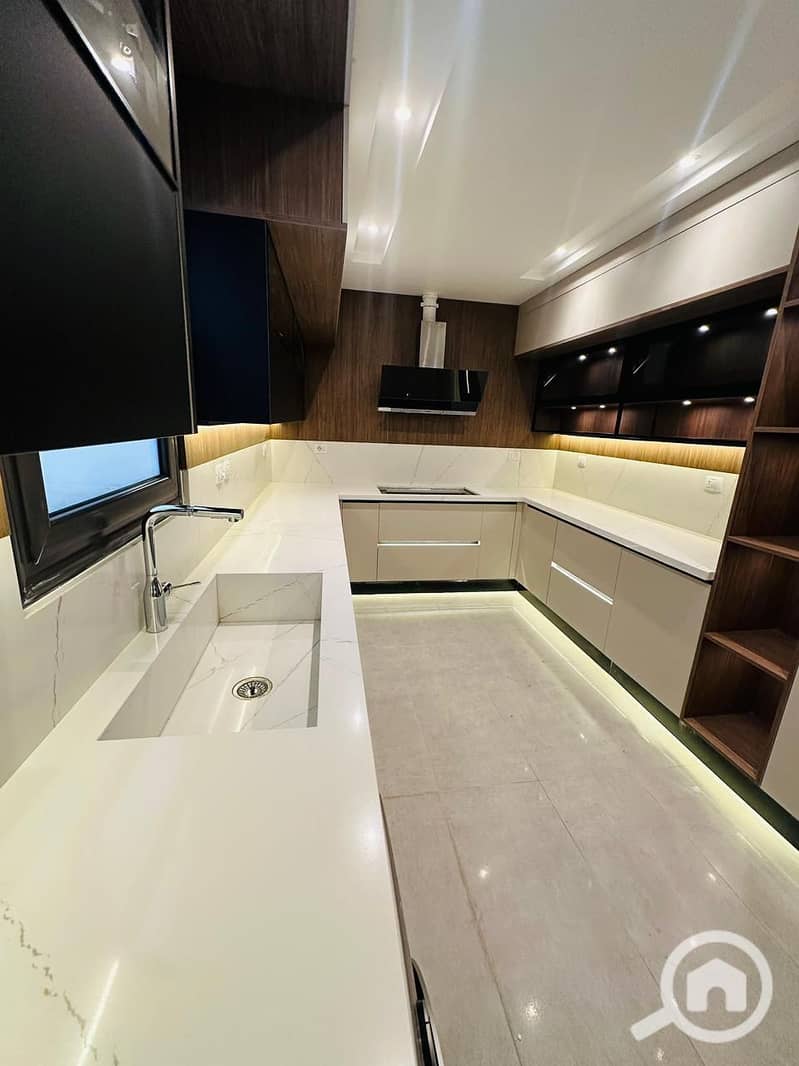 2 WhatsApp Image 2025-10-30 at 17.27. 27_99968171. jpg