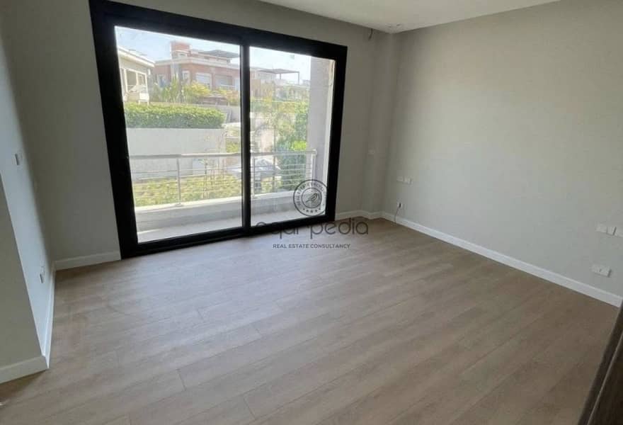 12 e5ea8d00-1b5d-4c8e-9a06-868f0074b9f5. jpg