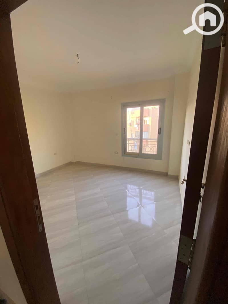 7 9611d2d2-8679-4d7d-aaf1-0d584b235044. jpg