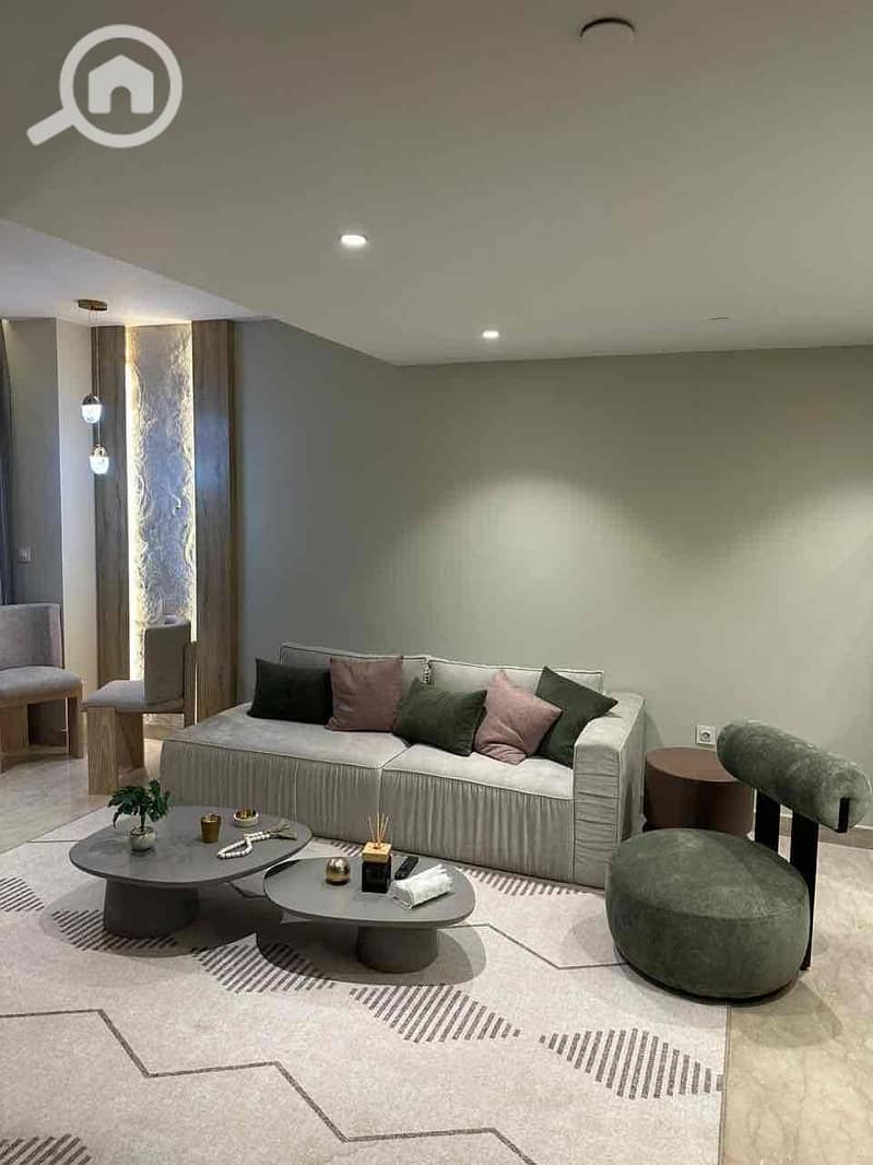 3 e7015f8e-3ecd-46ef-b3e4-91723e432bd9. jpg