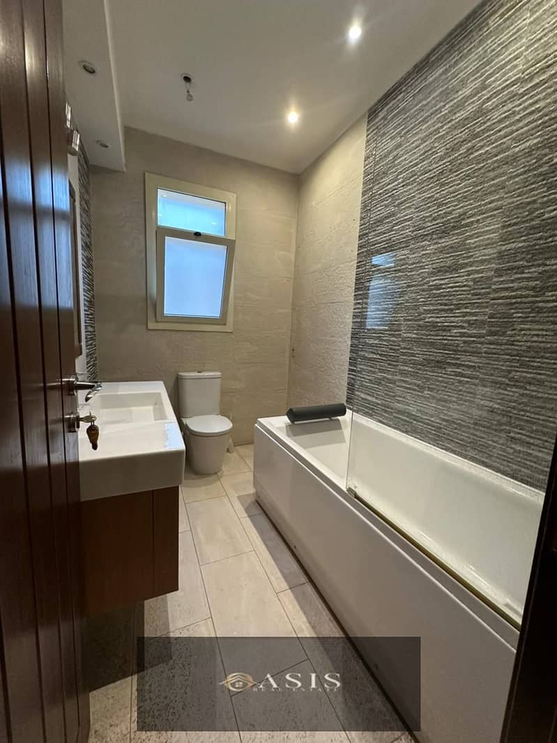 5 WhatsApp Image 2025-11-19 at 14.40. 02 (1). jpeg