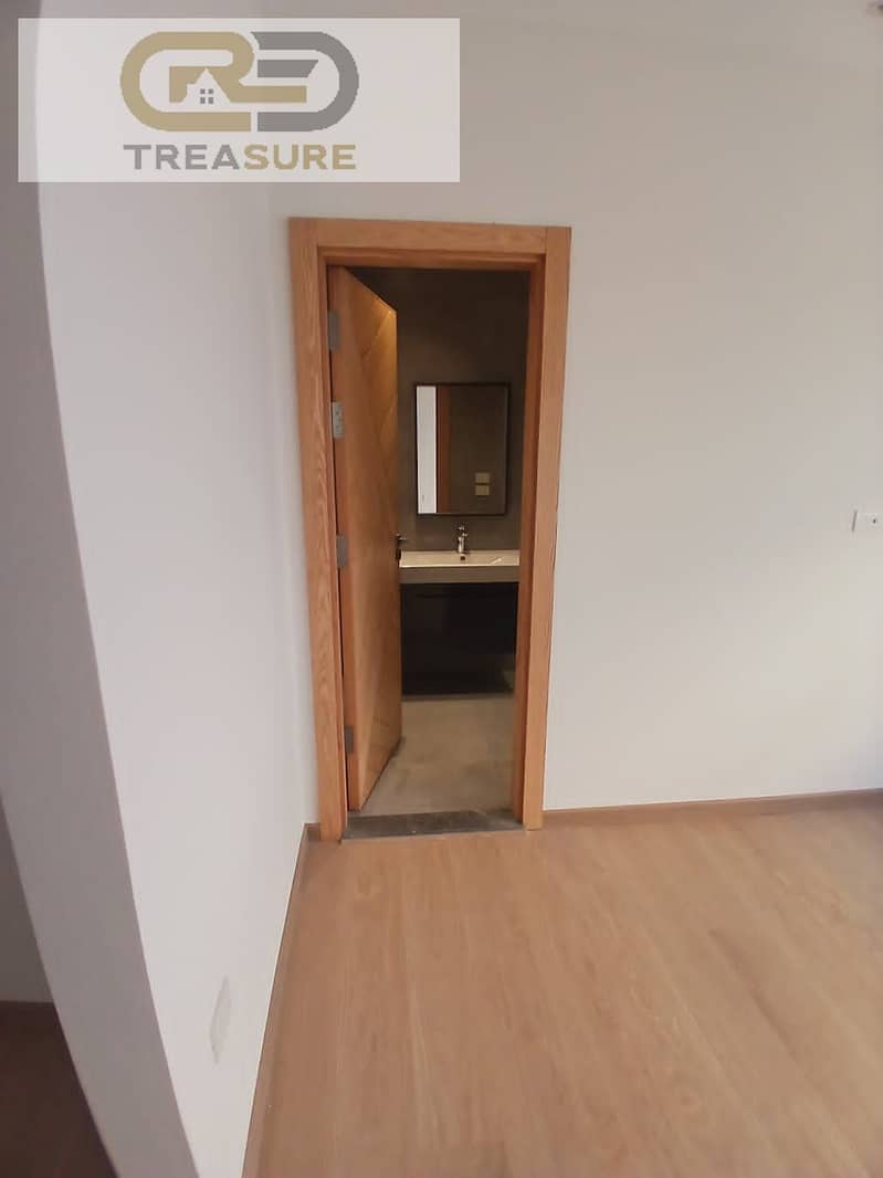 11 WhatsApp Image 2025-12-01 at 5.16. 05 PM. jpeg