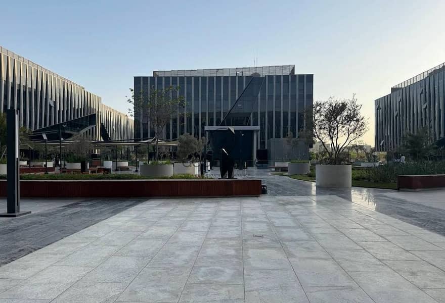 6 567d3883-eeed-42f0-8333-0eb0e7016907. jpg