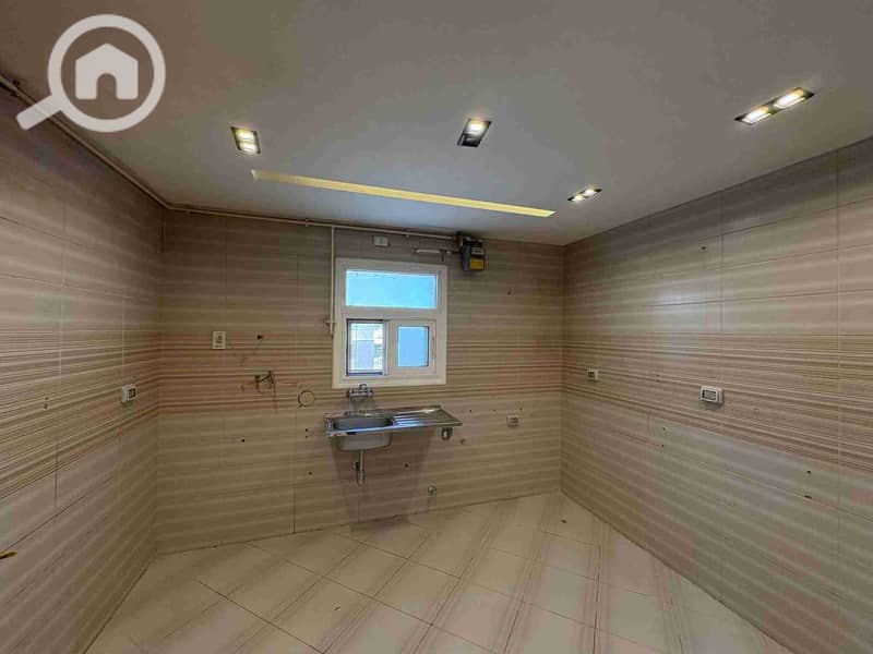 4 FB_IMG_1764512361990. jpg