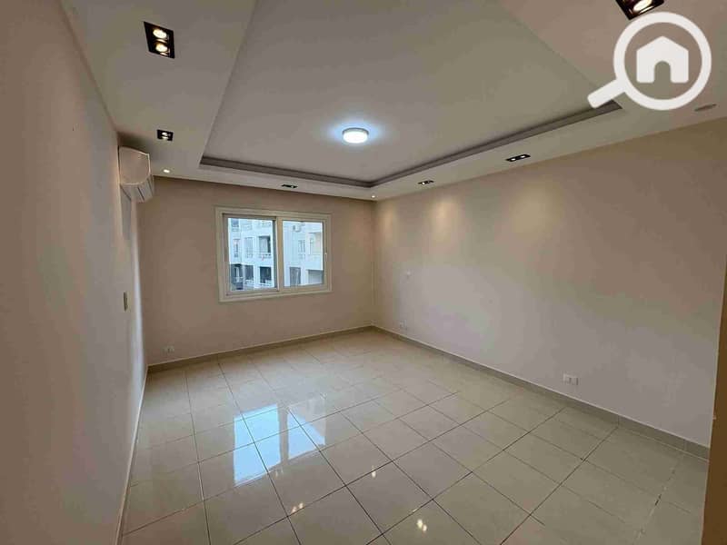 8 FB_IMG_1764512371609. jpg