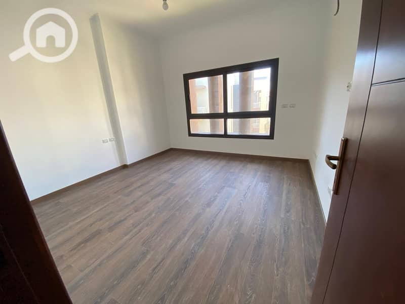 2 ebf3aaa5-afaf-4392-8498-961452e9b6b7. jpg