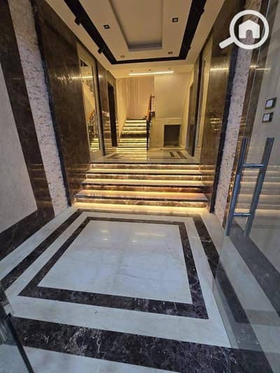 شقة 5 غرف نوم للبيع في 6 أكتوبر، الجيزة - 7f62183c-7a1e-4eb9-9a39-7d690d481605. jpg