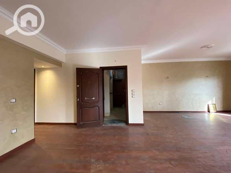 2 59ff2582-324a-47a2-8f41-10db26f6b62a. jpg