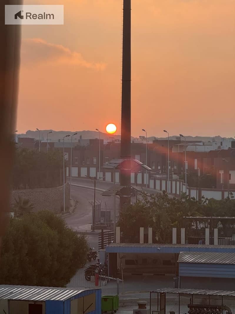 2 f2d1827d-e263-4eba-8cf7-c88cd7812800. jpg