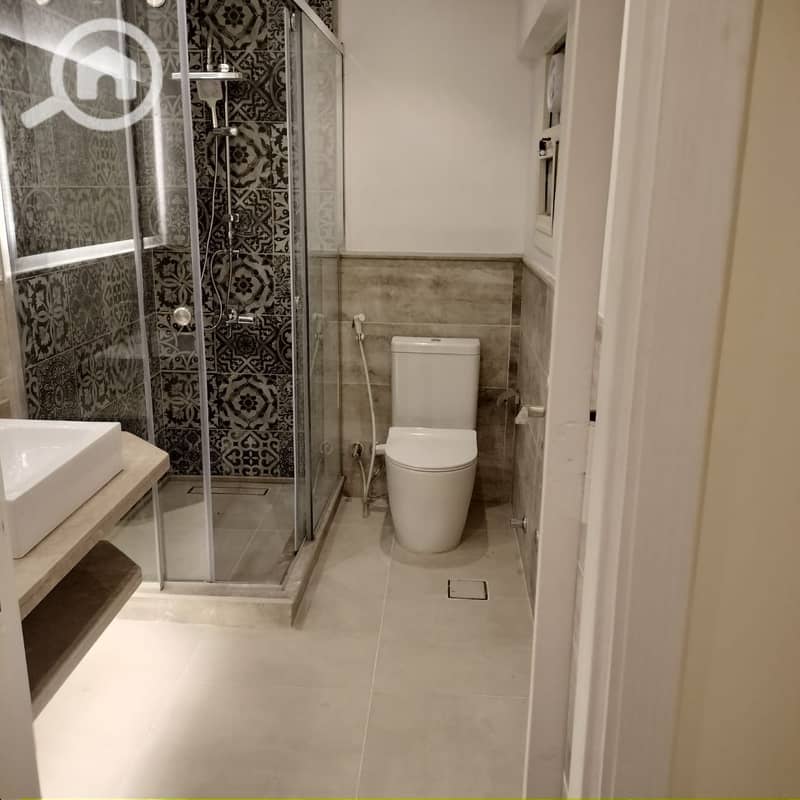 7 3f5d908c-8ad2-488c-9951-ea92b0981b44. jpeg