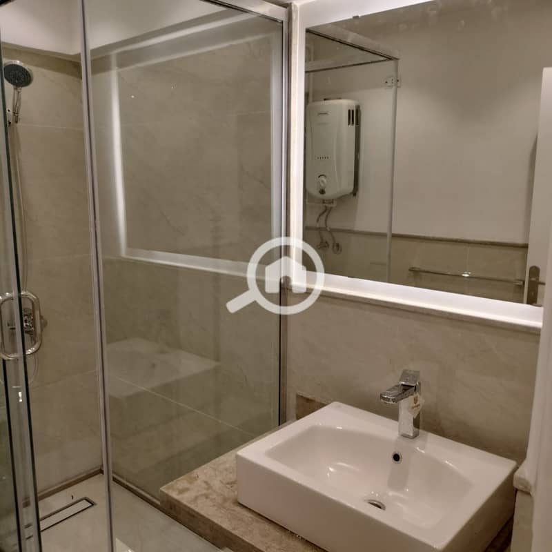 10 6960ae0c-6f6a-416e-be75-e93948048b67. jpeg