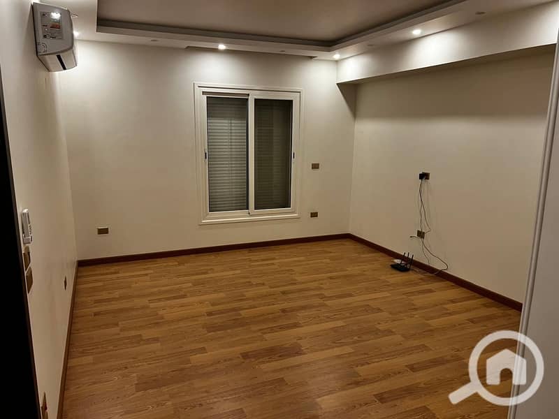 8 d1b20ba0-1ae8-401b-8785-954f1ad988ab. jpg