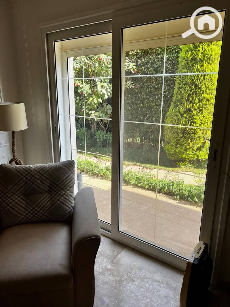 10 e1bc27ae-7802-4f31-921e-af101f90dc3a. jpg