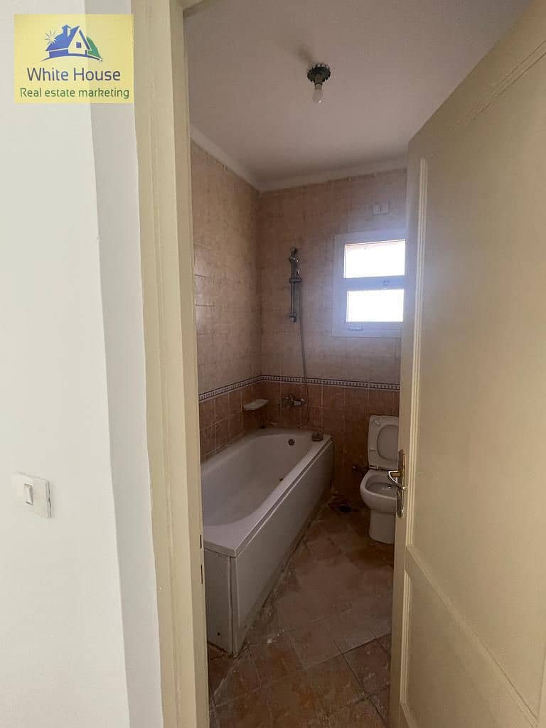 12 c627a47c-b25c-4b45-8e1b-03b1d704085f. jpg