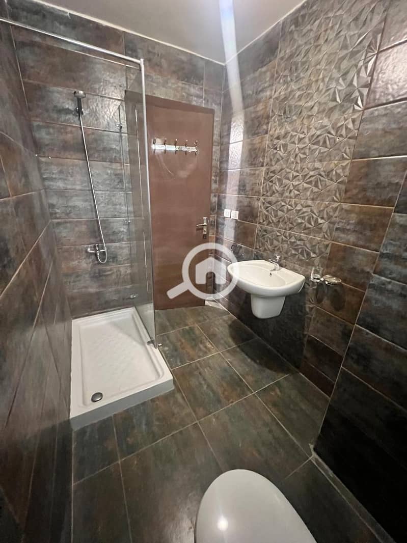 5 WhatsApp Image 2025-12-01 at 18.21. 46_3c7349ba. jpg